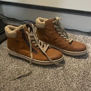 Remonte Tan High-Top Sneakers